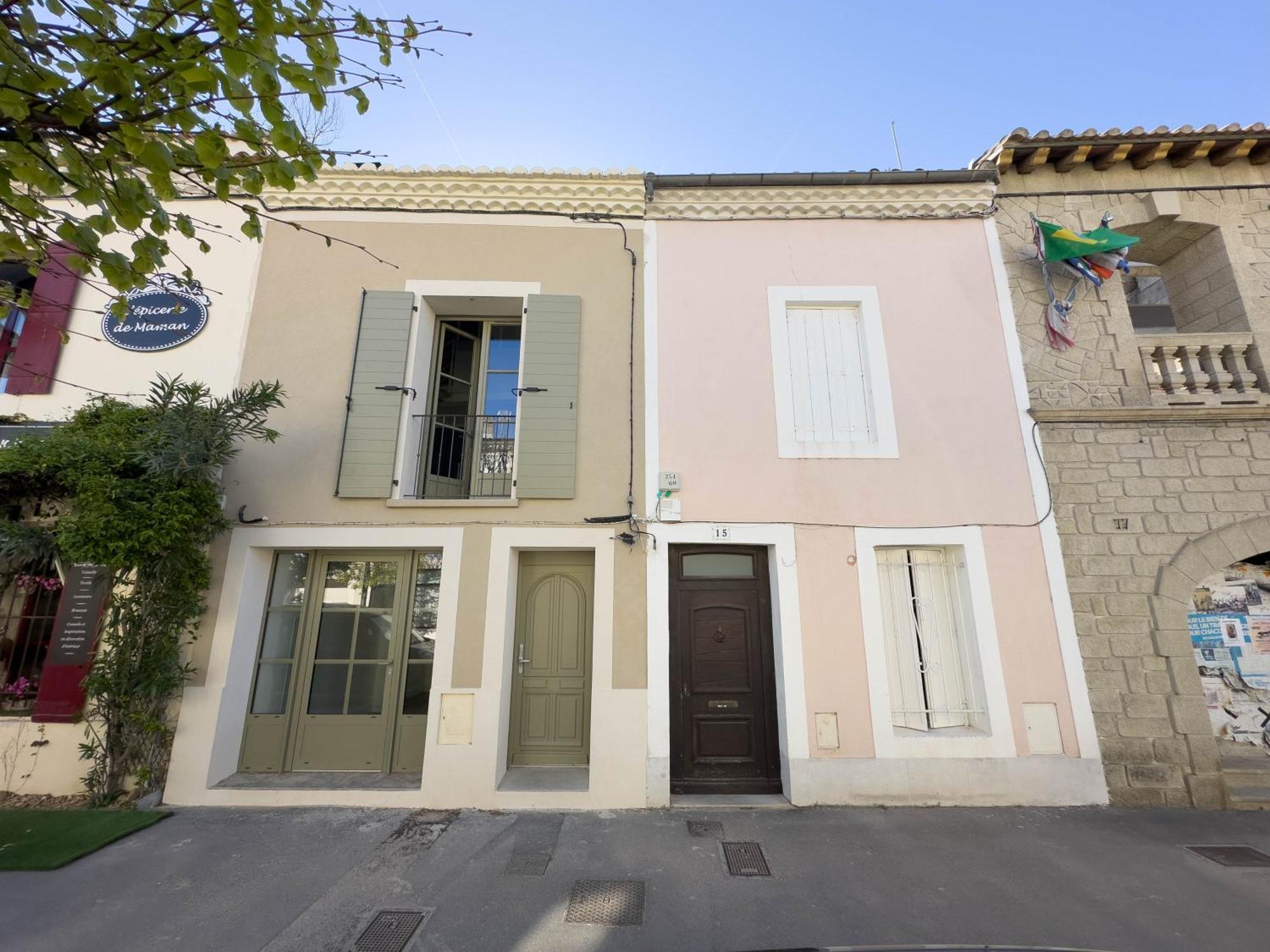Les Suites Du 13 Aigues-Mortes Exterior photo