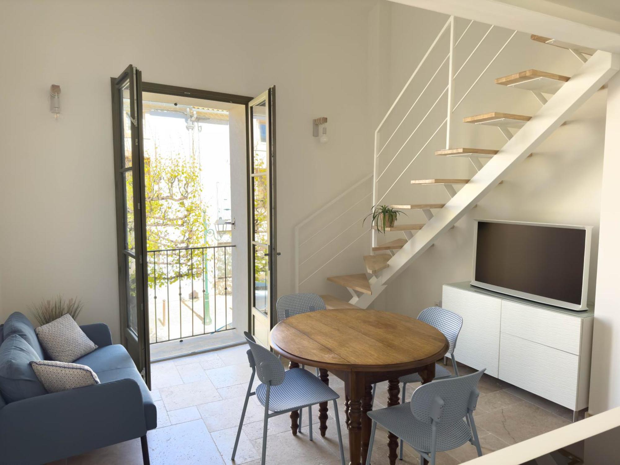 Les Suites Du 13 Aigues-Mortes Exterior photo